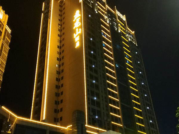 線條燈，空間氛圍感加滿！